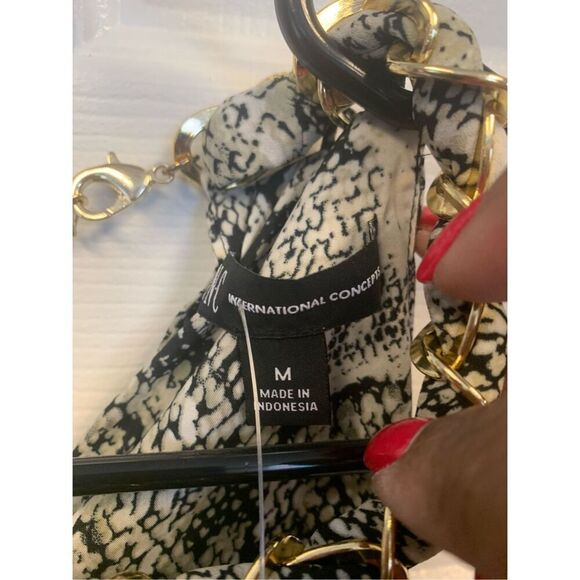 Snakeskin Patterned Sleeveless Blouse - Picture 6 of 8